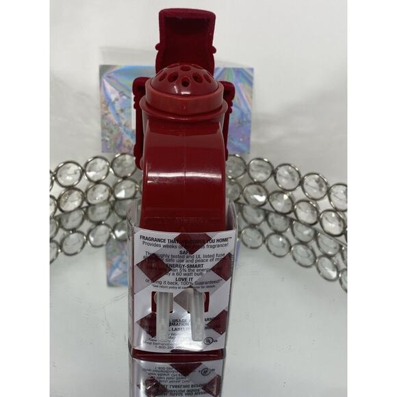 Bath & Body Works RED NUTCRACKER Velvet Wallflowers Home Fragrance Plug - Picture 4 of 5
